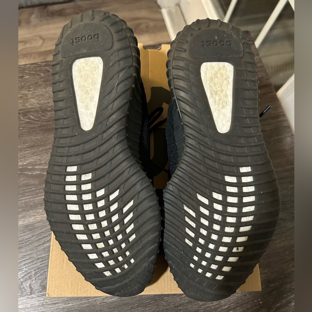 Adidas Yeezy boost 350 V2 men's size 10 - Picture 4 of 6